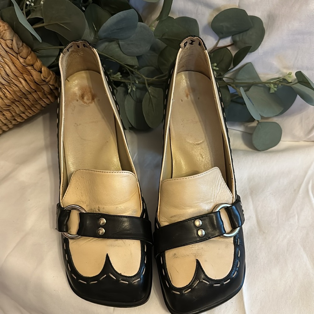 John Fluevog | Women's | Black/Cream | stitching | 9 | Mary Jane | heel| loafers - Picture 16 of 16